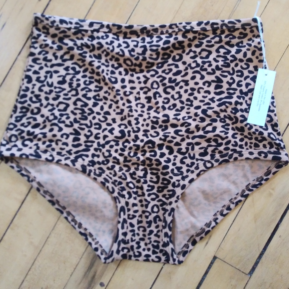 Arq leopard underwear NWT Large